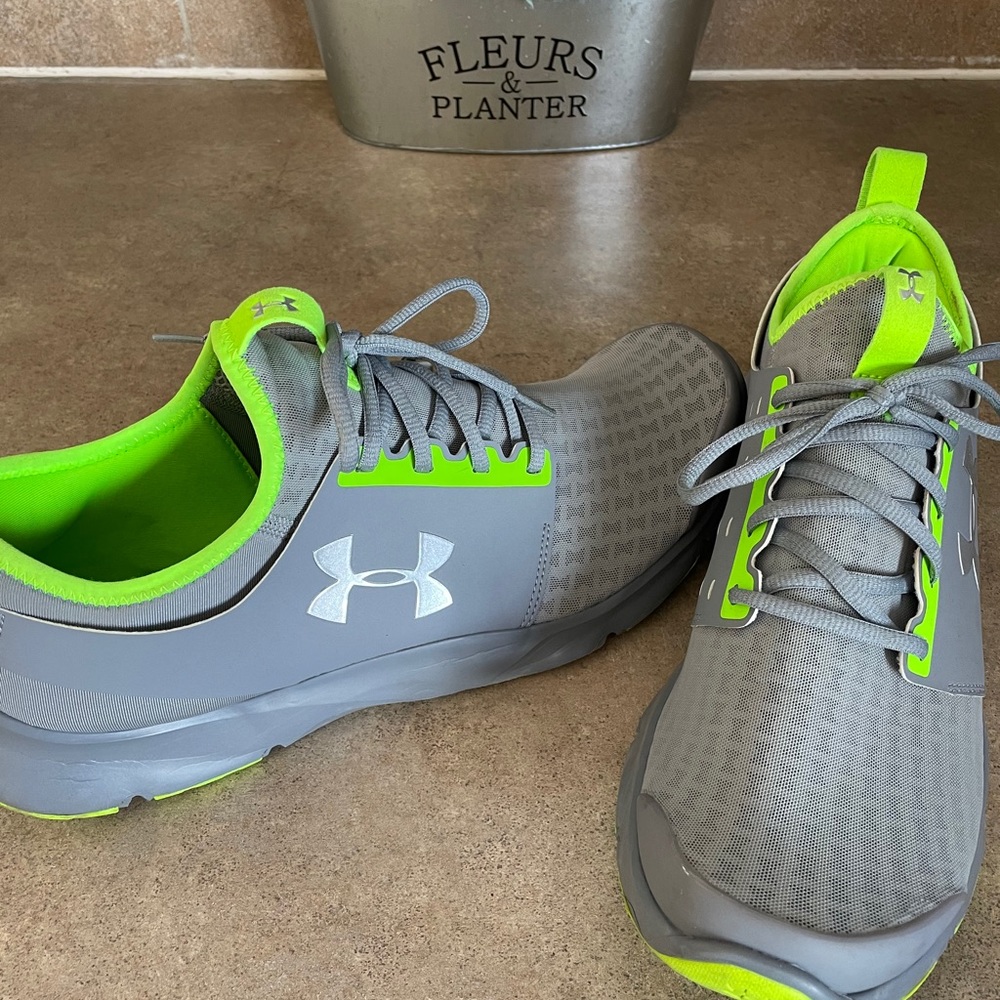Men’s Size 12 Under Armour running shoes